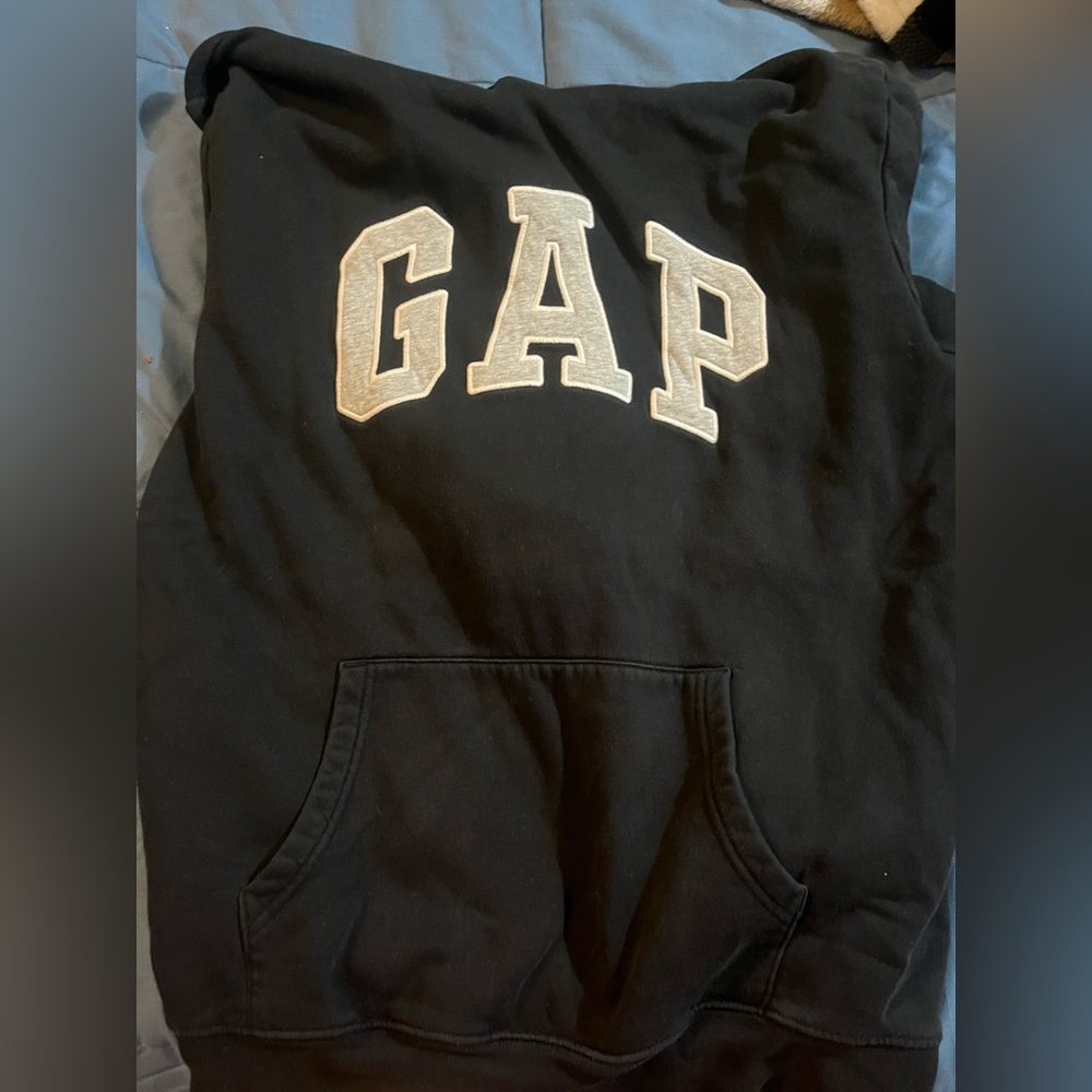 black gap sweatshirt